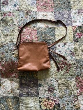 Banana Republic Leather Double-Zip Crossbody in Cognac Brown